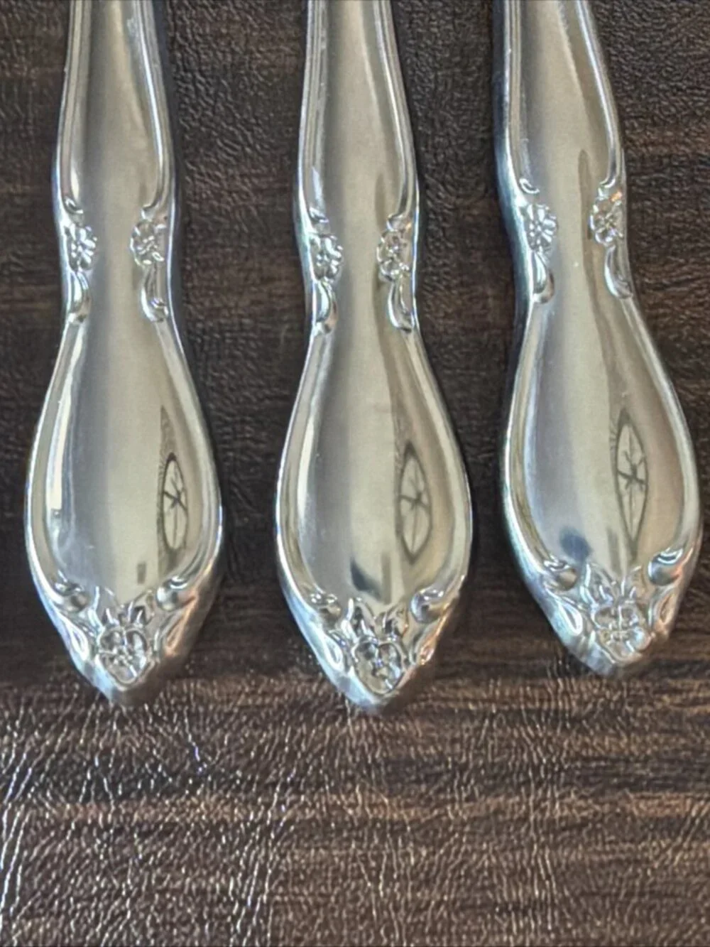 Set of 6 Oneida Community Chatelaine Stainless Hollow Handle Steak Knives 9-1/8